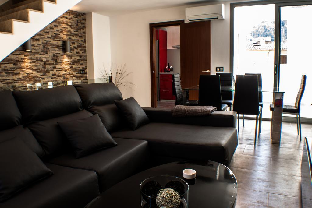 Townhouse Calvari By Homevillas360 Pollenca Room photo